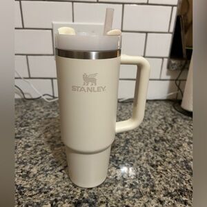 Stanley Quencher H2.0 Flowstate Stainless Steel Tumbler with Lid and Straw